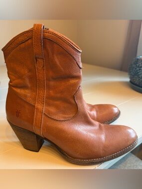 Frye Leather Western Ankle Boots in Tan